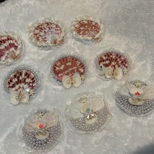 Elegant Seashell Brooch Set with Pearls